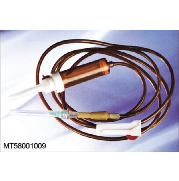 Equipo de infusión desechable de alta calidad con certificación CE e ISO (MT58001009)